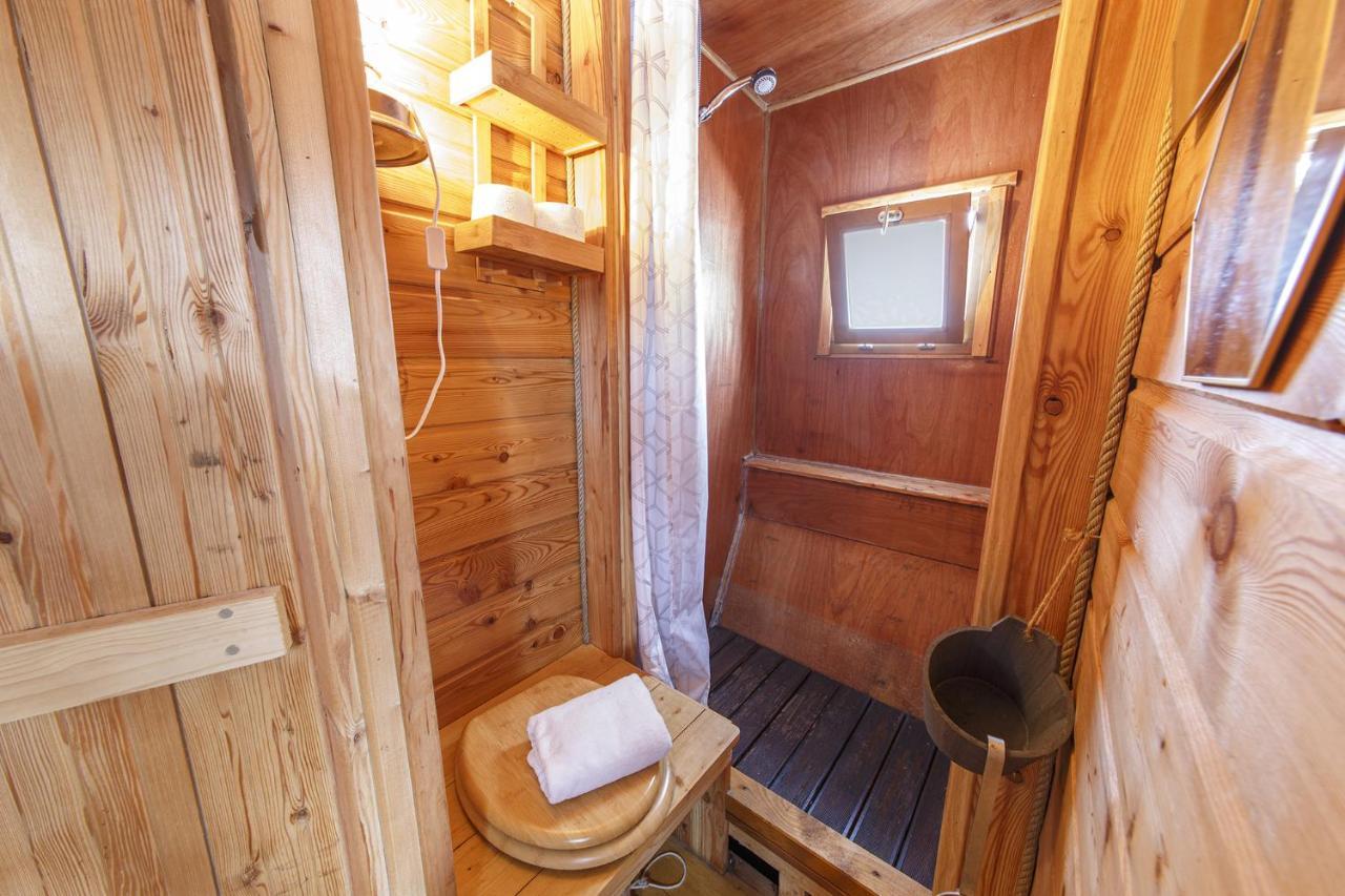 Logement Insolite La Toue Cabanee Centre Ville Анже Екстериор снимка